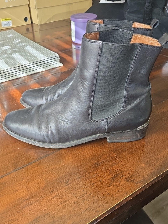 Coach Shoes - COACH womans  Black Leather Chelsea Boots. Sz 10M.